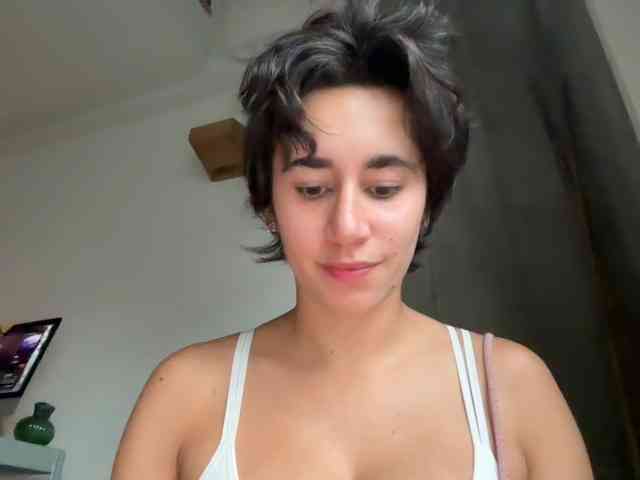 AntoniaDilune webcam