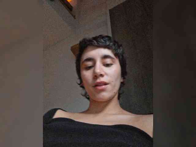 AntoniaDilune webcam