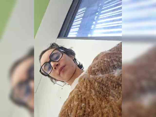 AntoniaDilune webcam