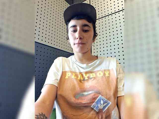 AntoniaDilune webcam