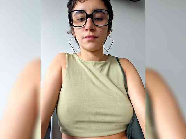 AntoniaDilune webcam