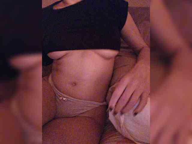 AntoniaDilune webcam