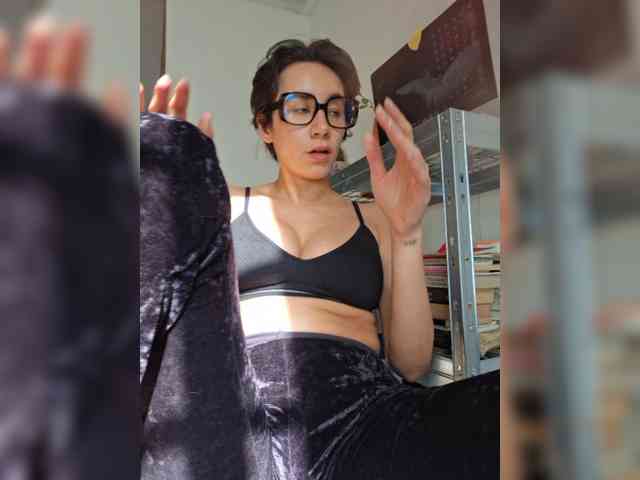 AntoniaDilune webcam