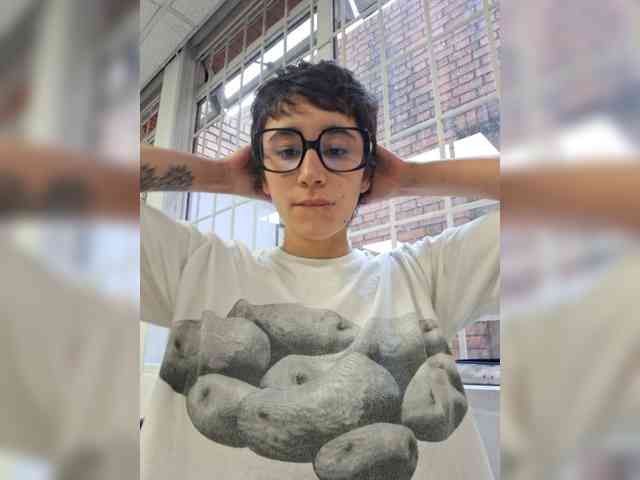 AntoniaDilune webcam
