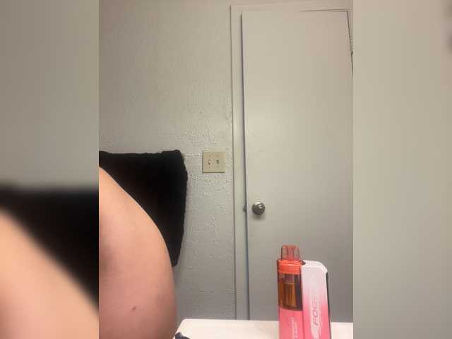 Tastycakes96 live cam on BongaCams