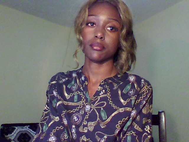 Hunnybee live webcam show