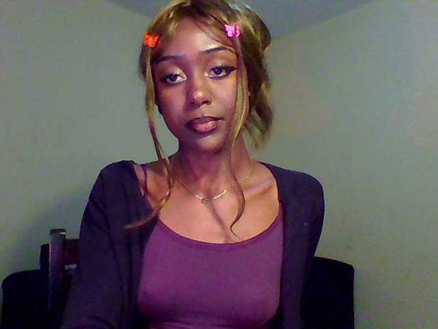 Hunnybee Live Cam on BongaCams