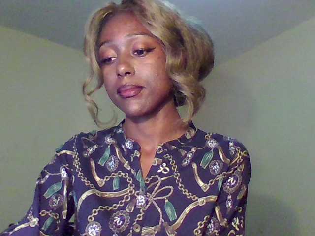 Hunnybee live webcam show