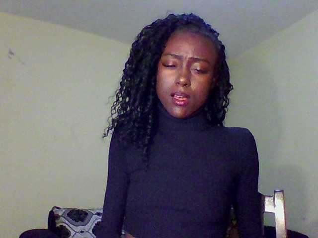 Hunnybee live webcam show
