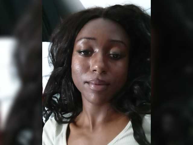 Hunnybee live cam on BongaCams
