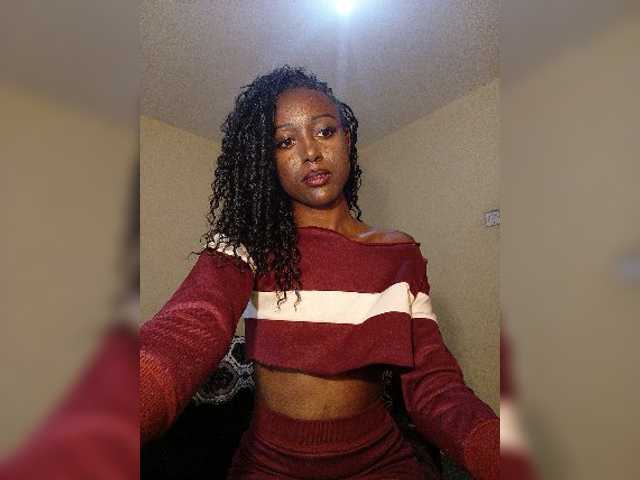 Hunnybee live webcam show