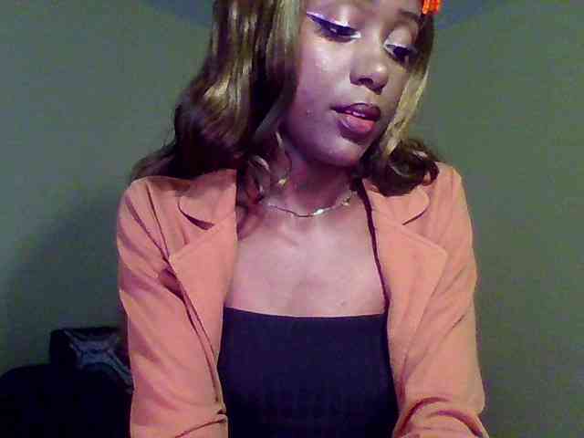 Hunnybee Live Webcam on BongaCams