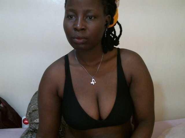 Juicyberry254 live cam on BongaCams