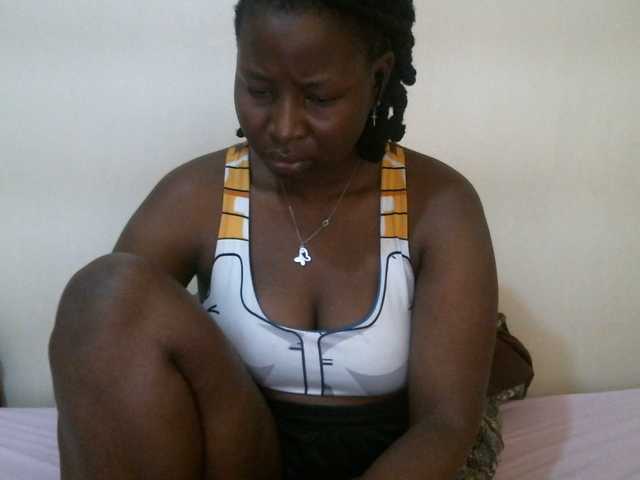 Juicyberry254 live cam on BongaCams
