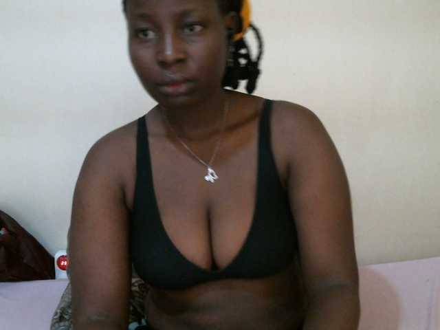 Juicyberry254 live cam on BongaCams
