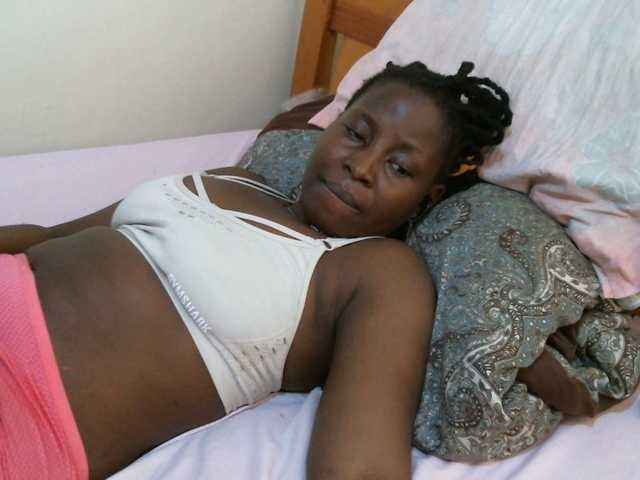 Juicyberry254 live cam on BongaCams