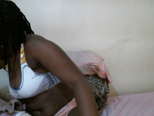 Juicyberry254 live cam on BongaCams
