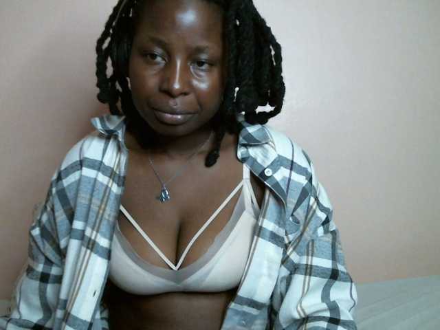 Juicyberry254 live cam on BongaCams