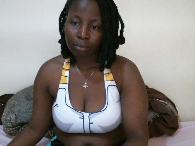 Juicyberry254 live cam on BongaCams