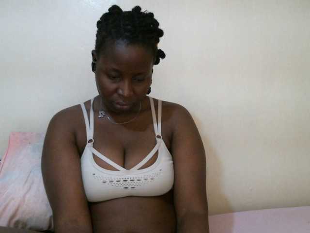 Juicyberry254 live cam on BongaCams
