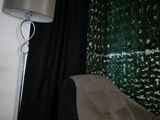 NicoleIris Porn Show