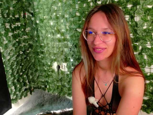 NicoleIris live cam on BongaCams