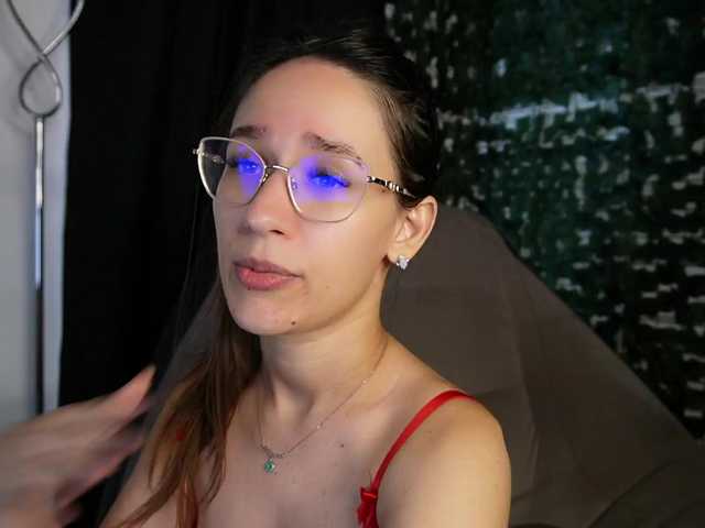 NicoleIris live cam on BongaCams