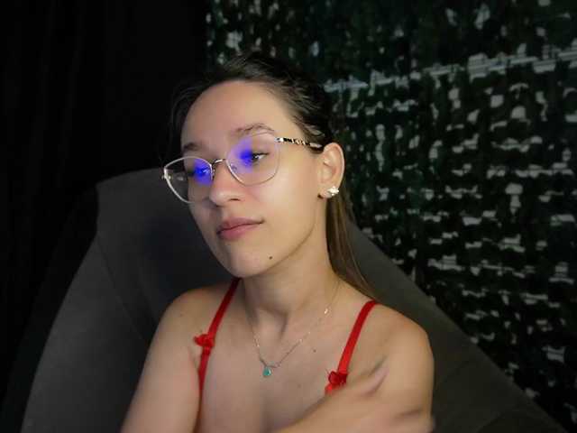 NicoleIris live cam on BongaCams