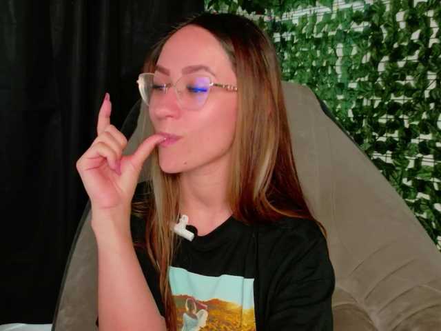 NicoleIris live cam on BongaCams