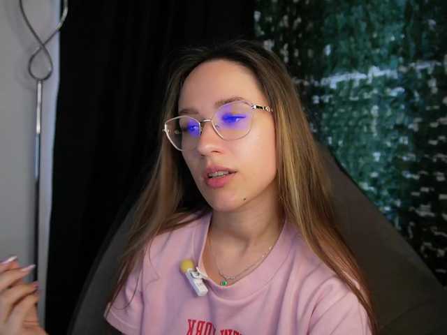 NicoleIris live cam on BongaCams