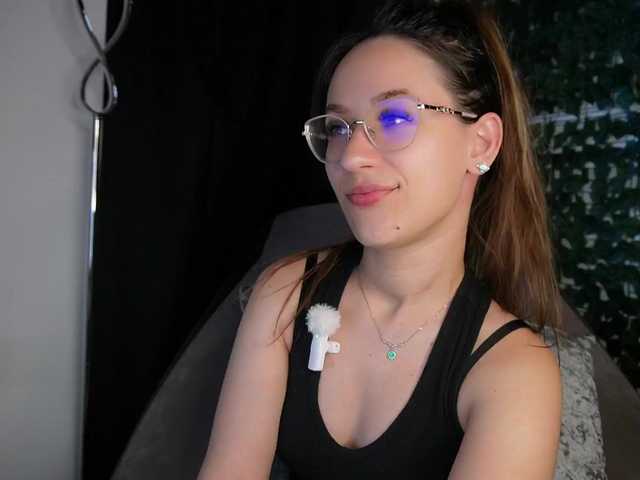 NicoleIris live cam on BongaCams
