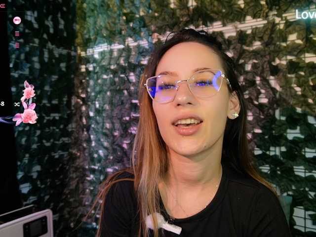 NicoleIris live cam on BongaCams