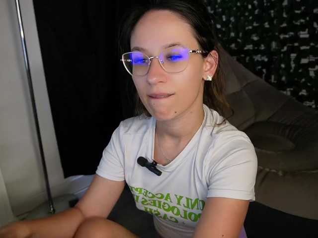 NicoleIris live cam on BongaCams