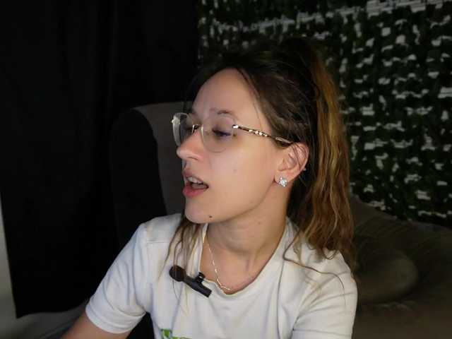 NicoleIris live cam on BongaCams