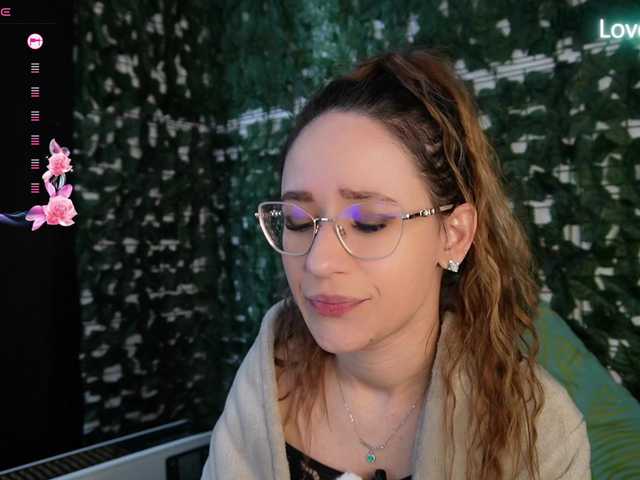 NicoleIris live cam on BongaCams