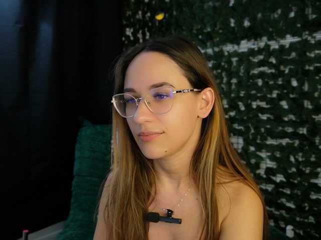 NicoleIris live cam on BongaCams