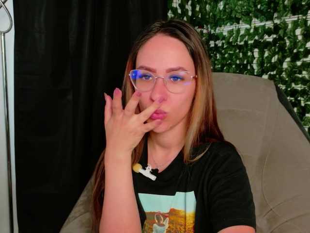 NicoleIris live cam on BongaCams