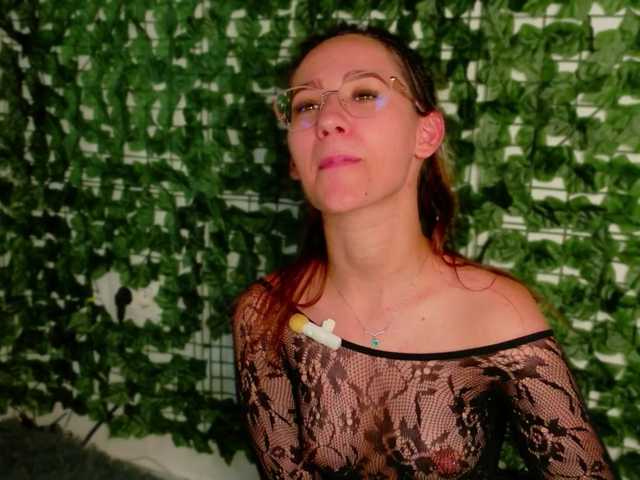 NicoleIris live cam on BongaCams