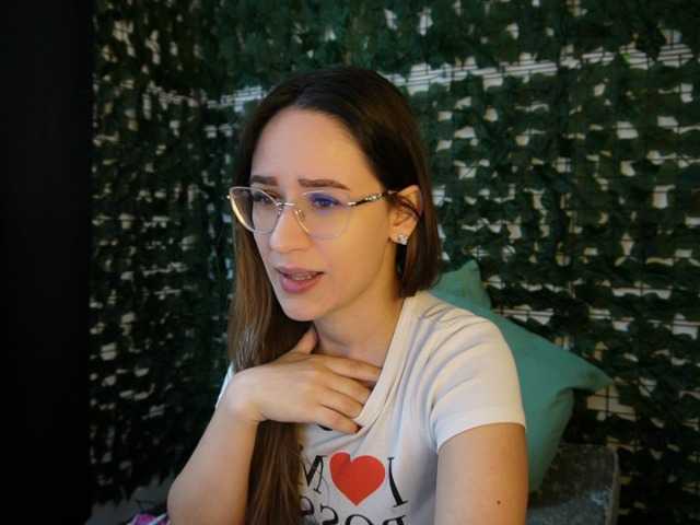 NicoleIris live cam on BongaCams