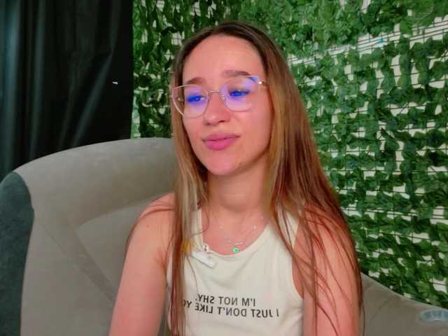 NicoleIris live cam on BongaCams