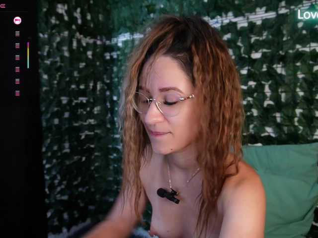 NicoleIris live cam on BongaCams