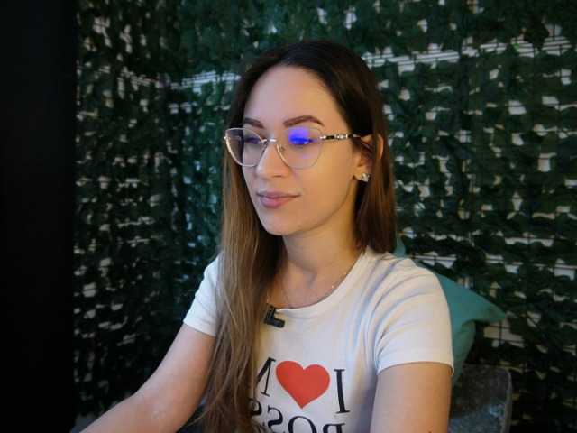 NicoleIris live cam preview