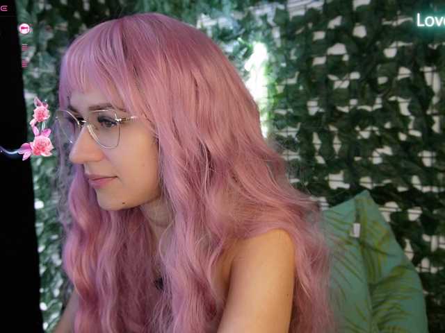 NicoleIris live cam on BongaCams