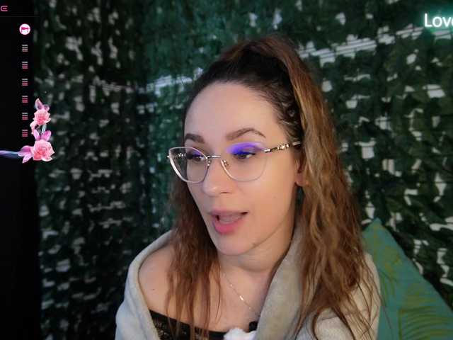 NicoleIris live cam on BongaCams