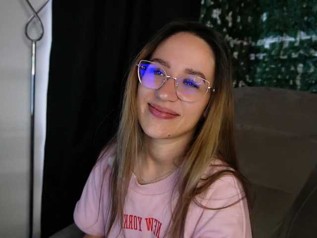 NicoleIris live cam on BongaCams