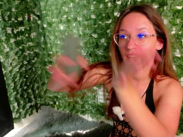 NicoleIris live cam on BongaCams