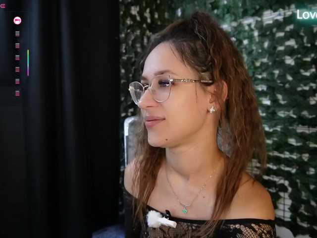NicoleIris live cam on BongaCams