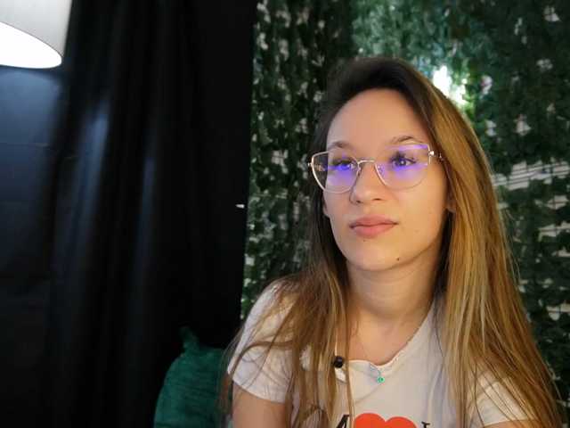 NicoleIris live cam on BongaCams