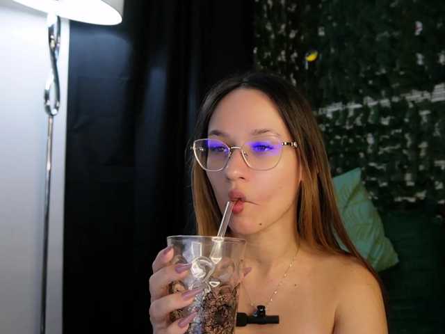 NicoleIris live cam on BongaCams