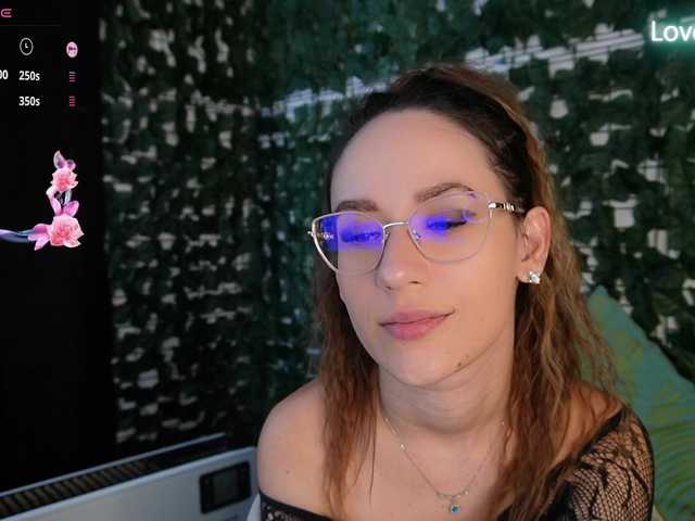 NicoleIris live cam on BongaCams